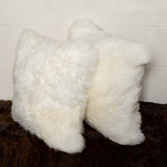 Natural Home Decor New Zealand Sheepskin Pillow | 2-Piece | Natural | 18"x18" - Picture 2 of 6